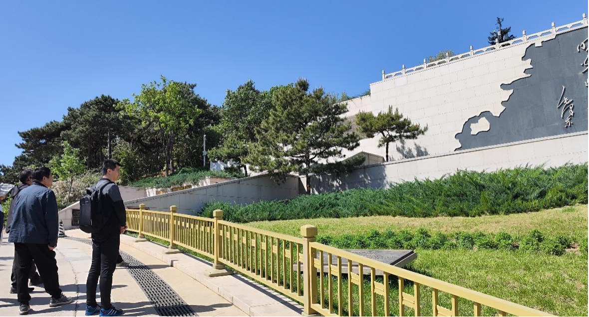 365英国上市公司