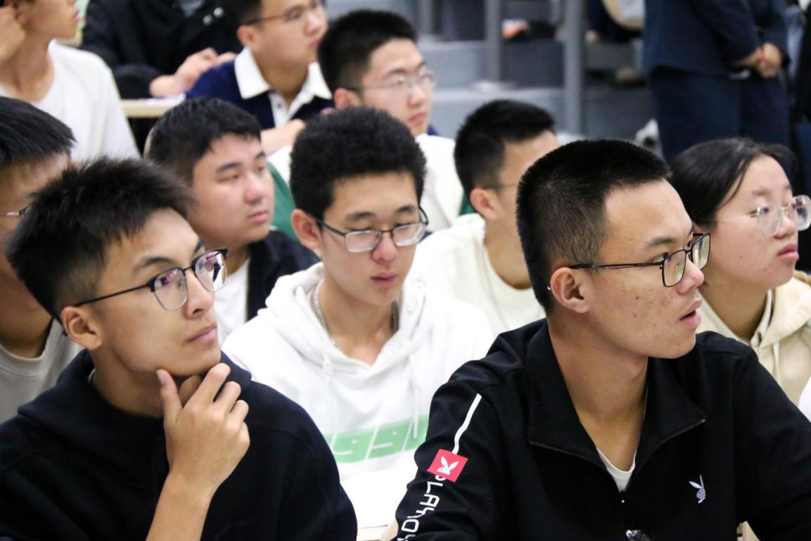 365英国上市公司