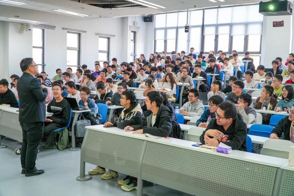 365英国上市公司