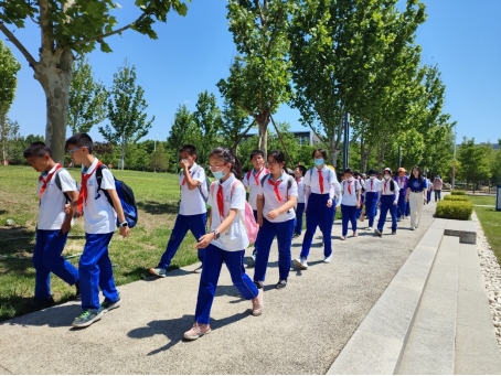 365英国上市公司