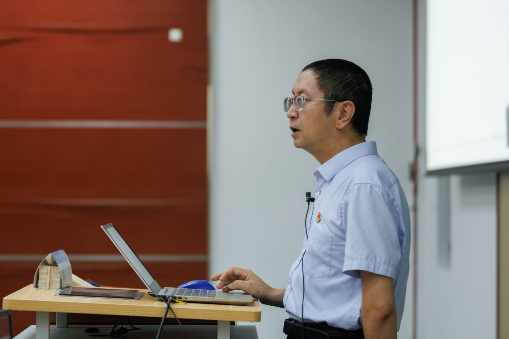 365英国上市公司