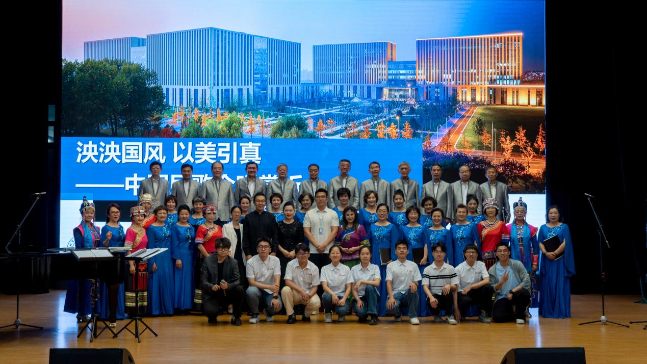 365英国上市公司