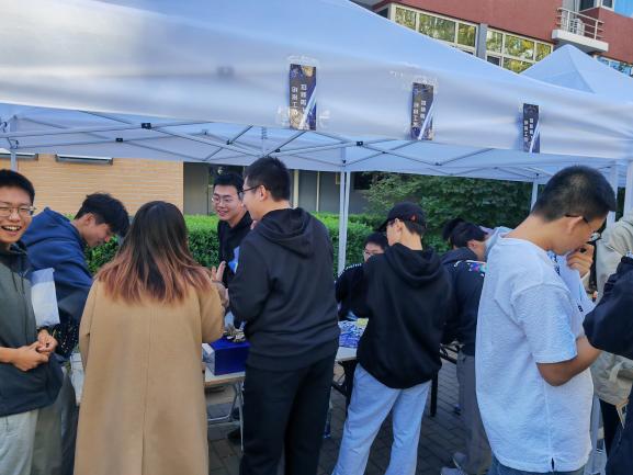 365英国上市公司