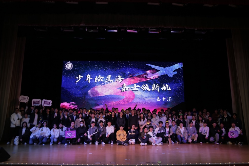 365英国上市公司