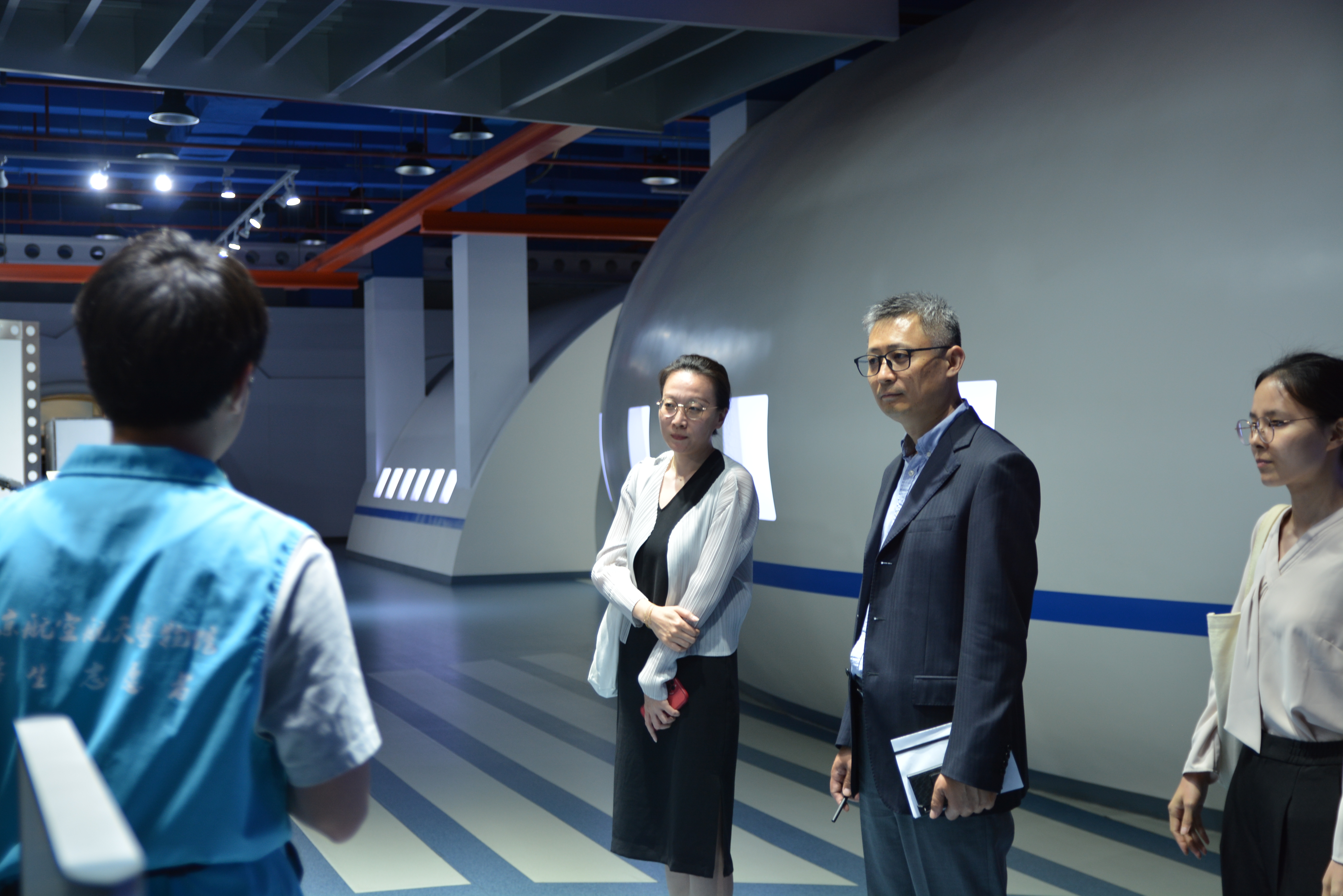 365英国上市公司