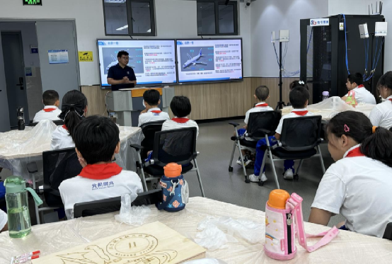 365英国上市公司