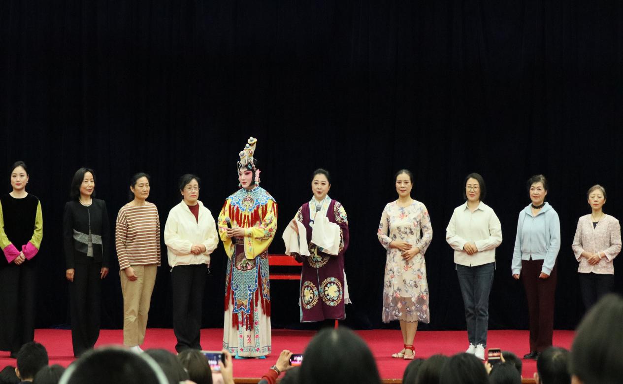 365英国上市公司