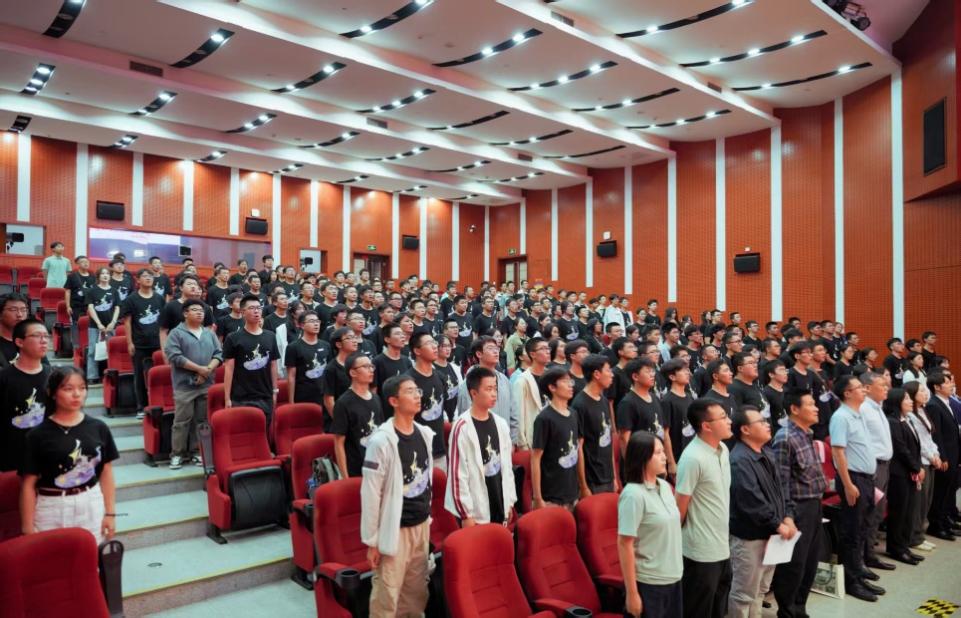 365英国上市公司