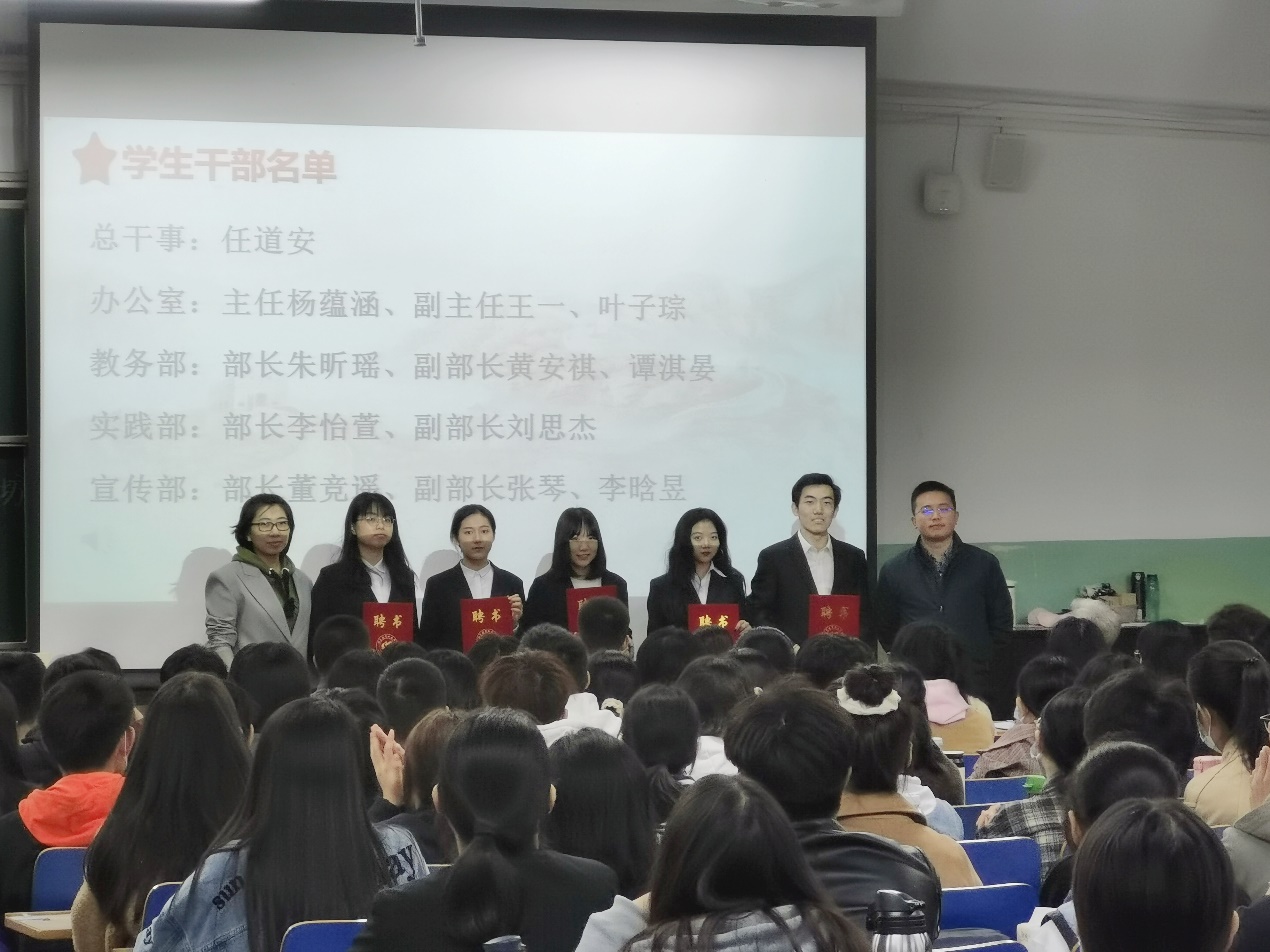 365英国上市公司