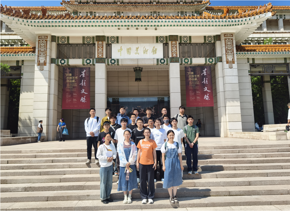 365英国上市公司