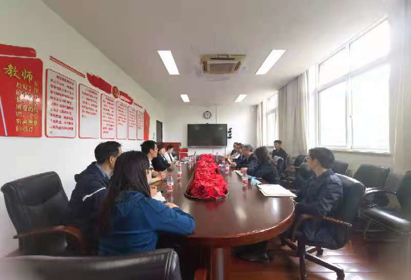 365英国上市公司