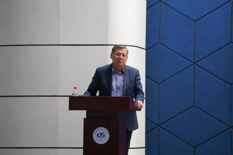 365英国上市公司