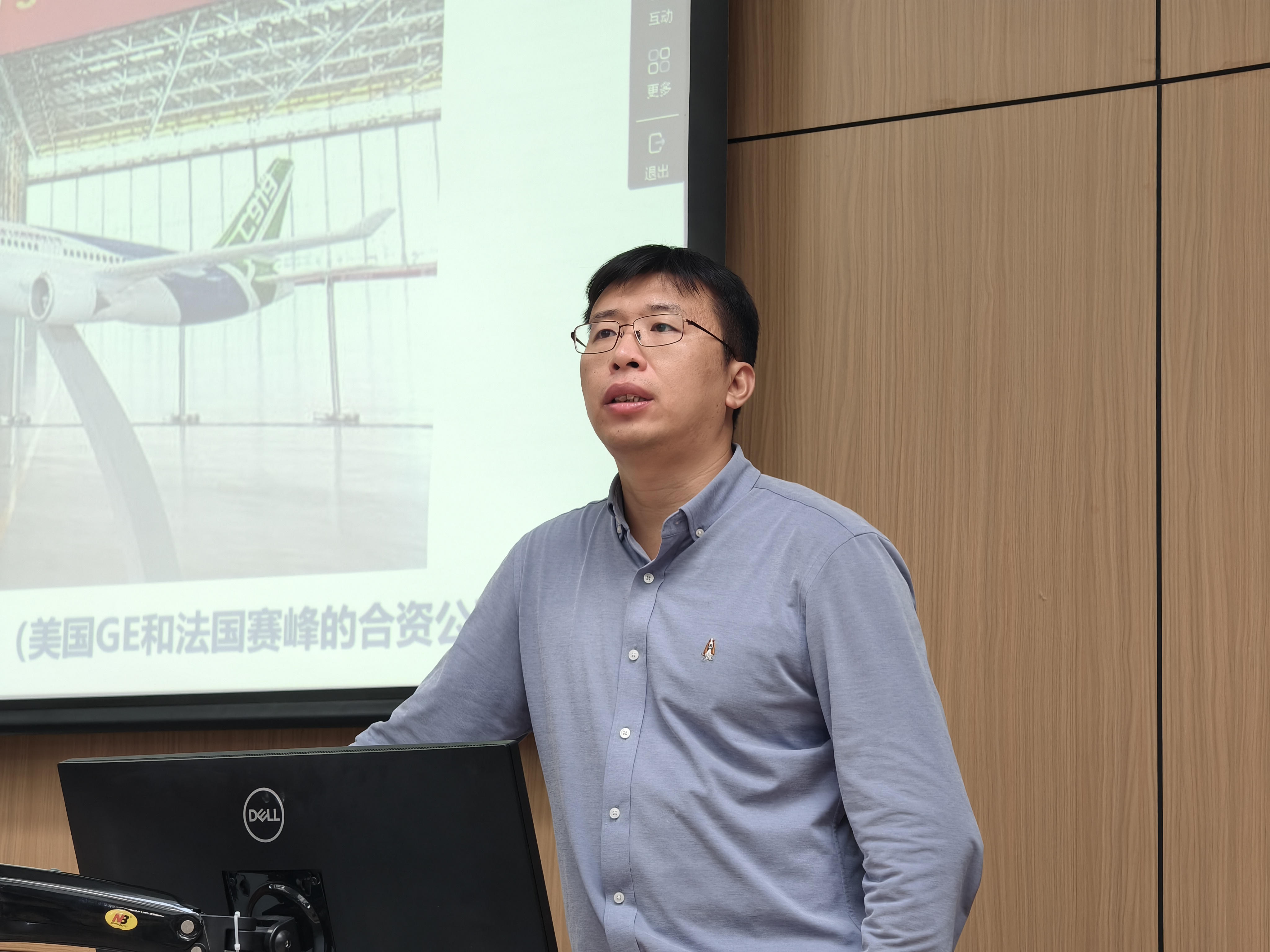 365英国上市公司