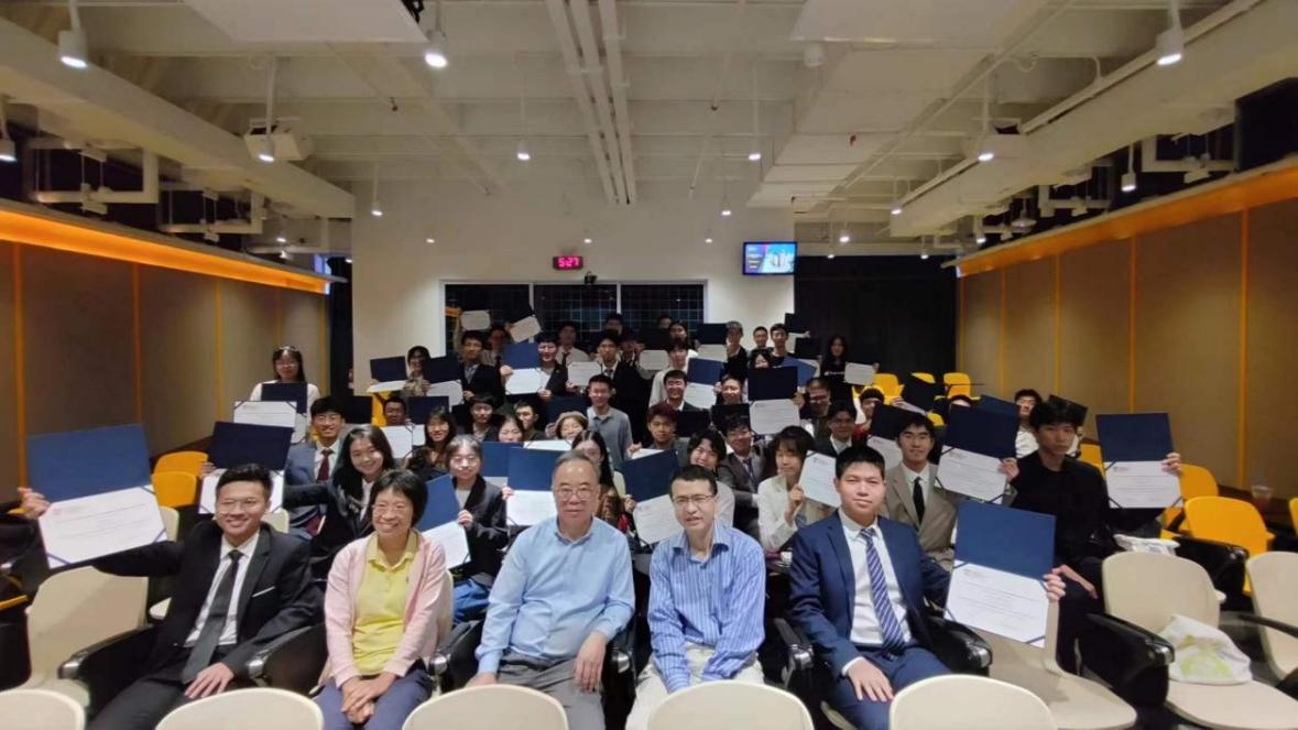 365英国上市公司