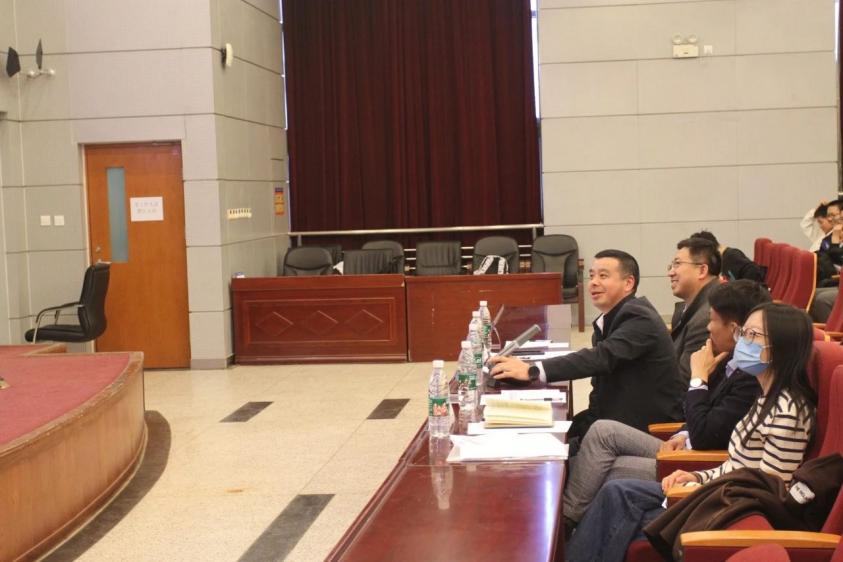 365英国上市公司