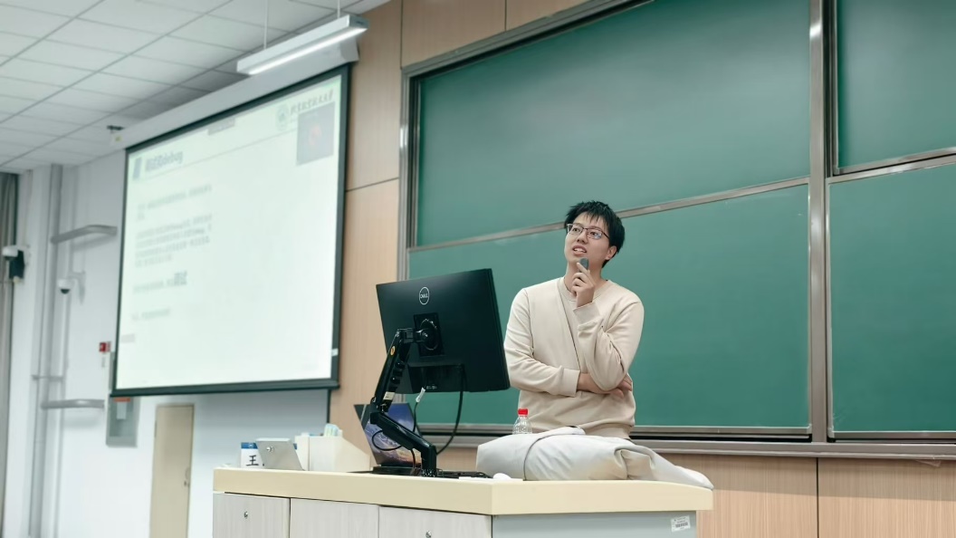 365英国上市公司