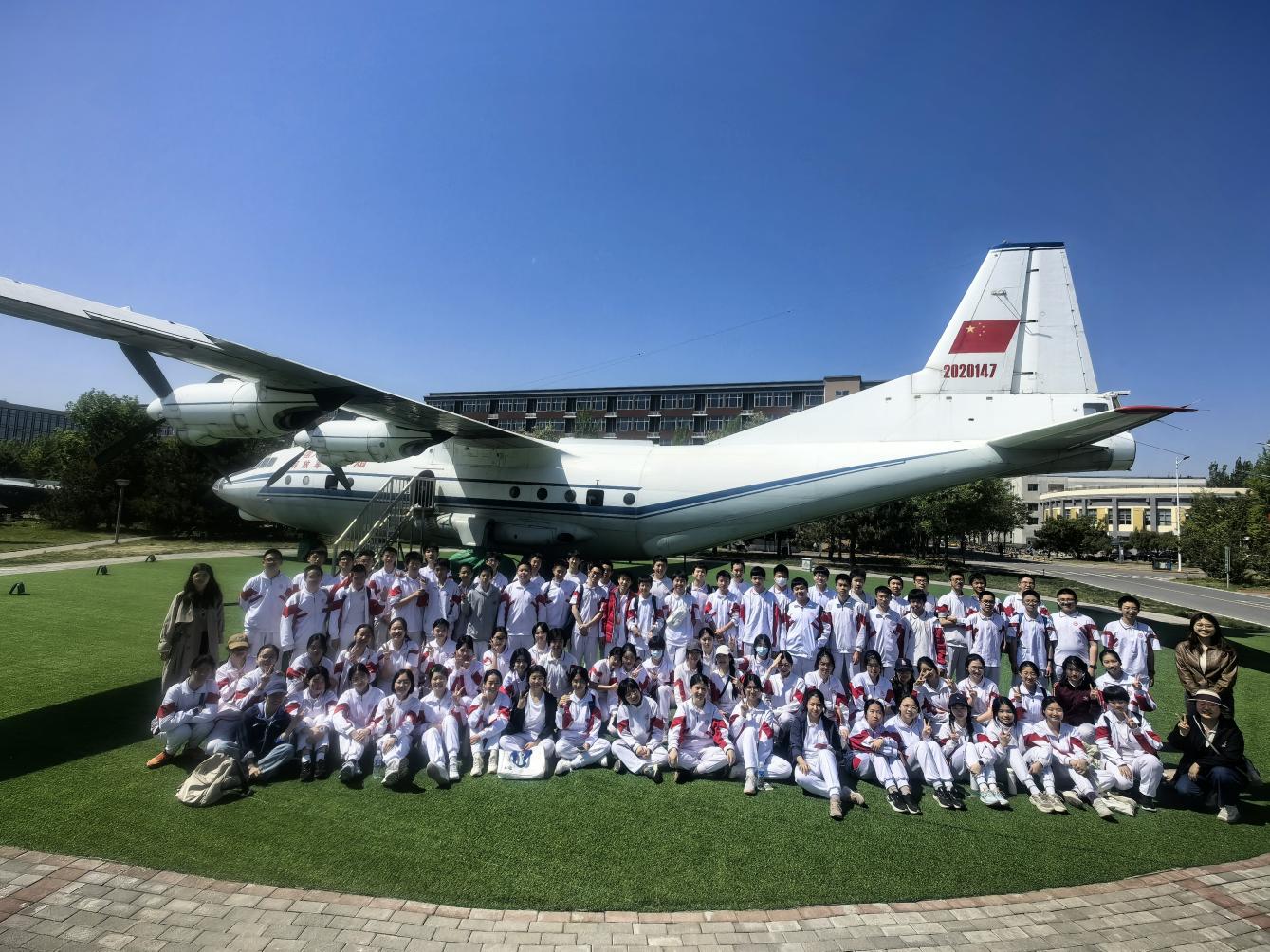 365英国上市公司