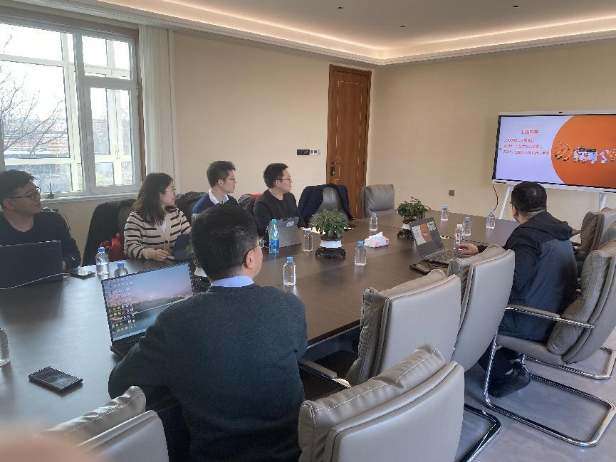 365英国上市公司