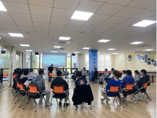 365英国上市公司