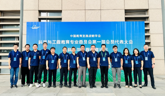 365英国上市公司