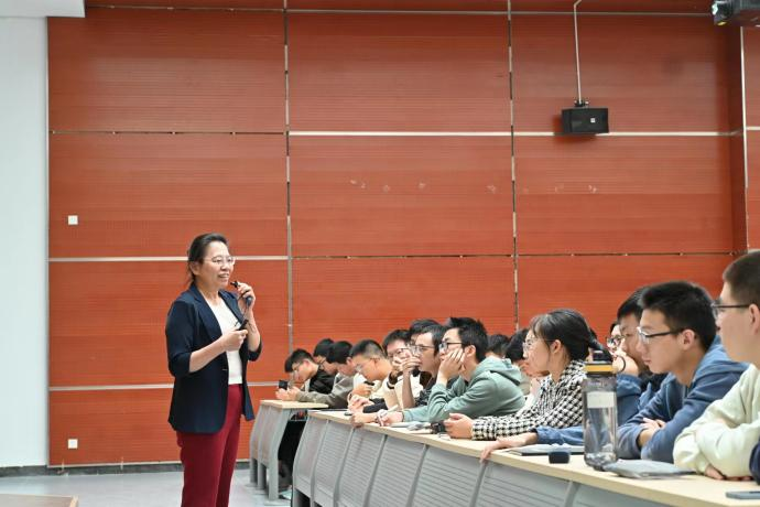 365英国上市公司