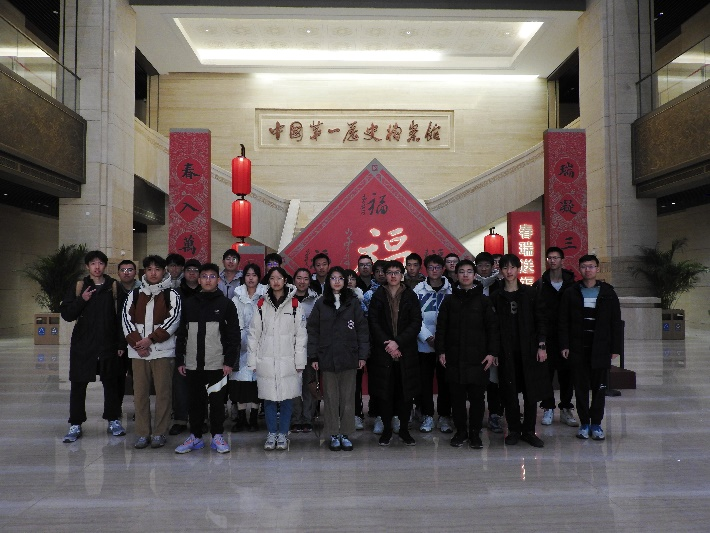 365英国上市公司