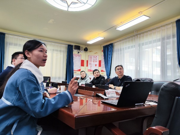 365英国上市公司