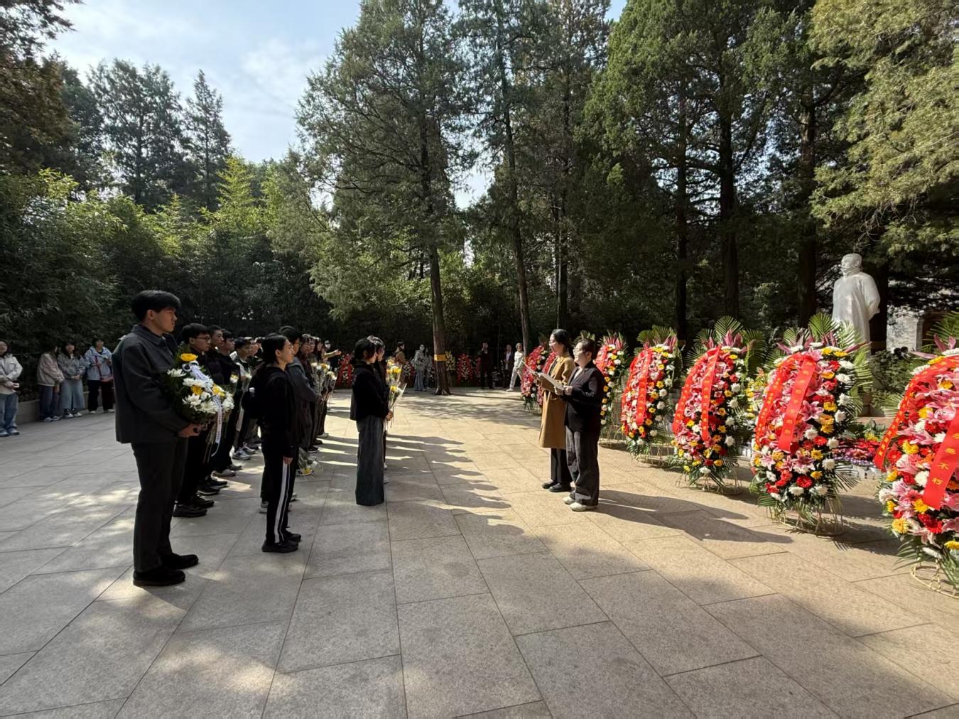 365英国上市公司