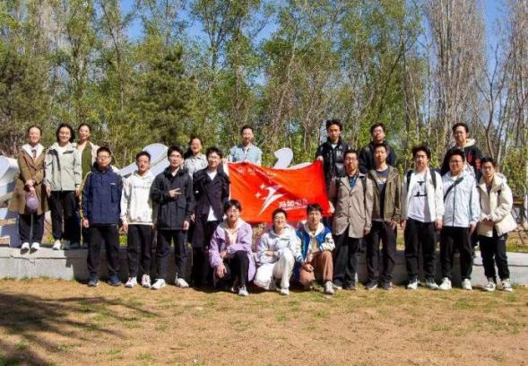 365英国上市公司