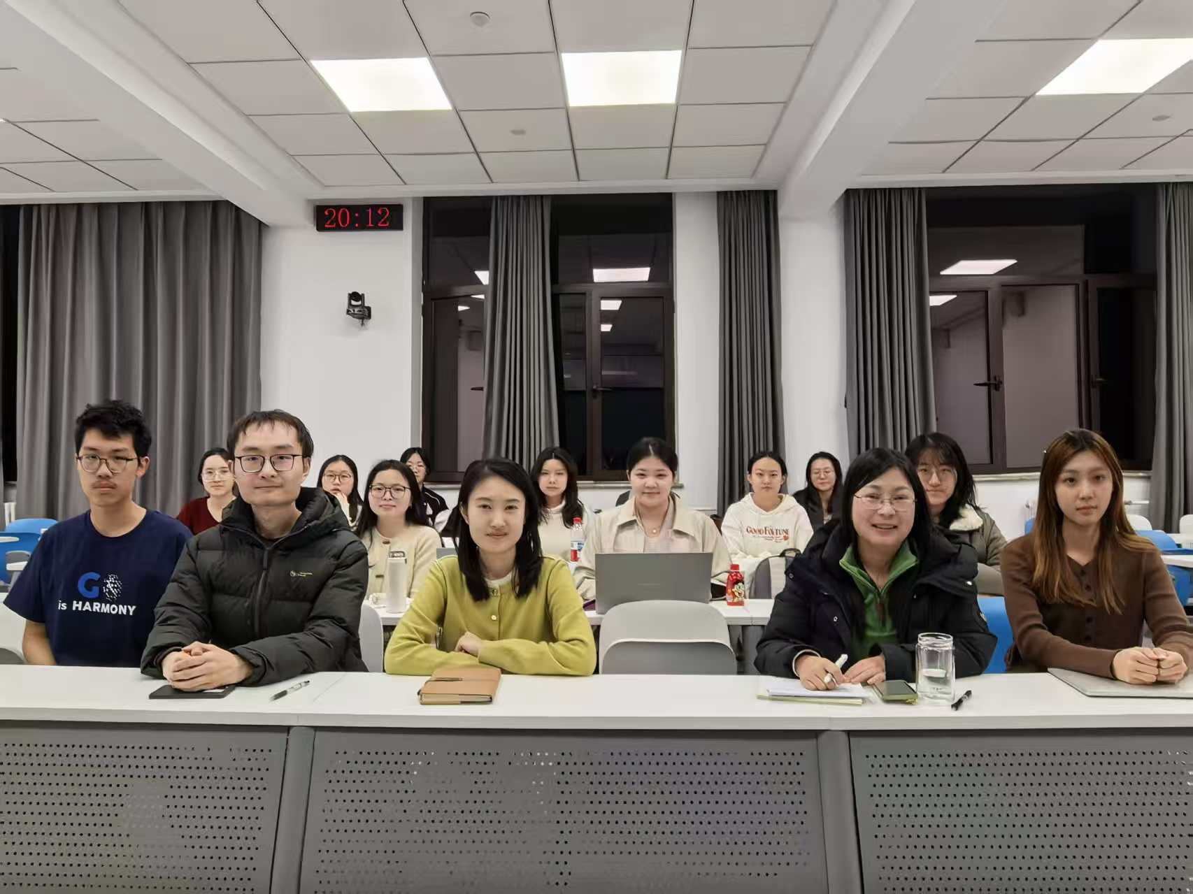 365英国上市公司