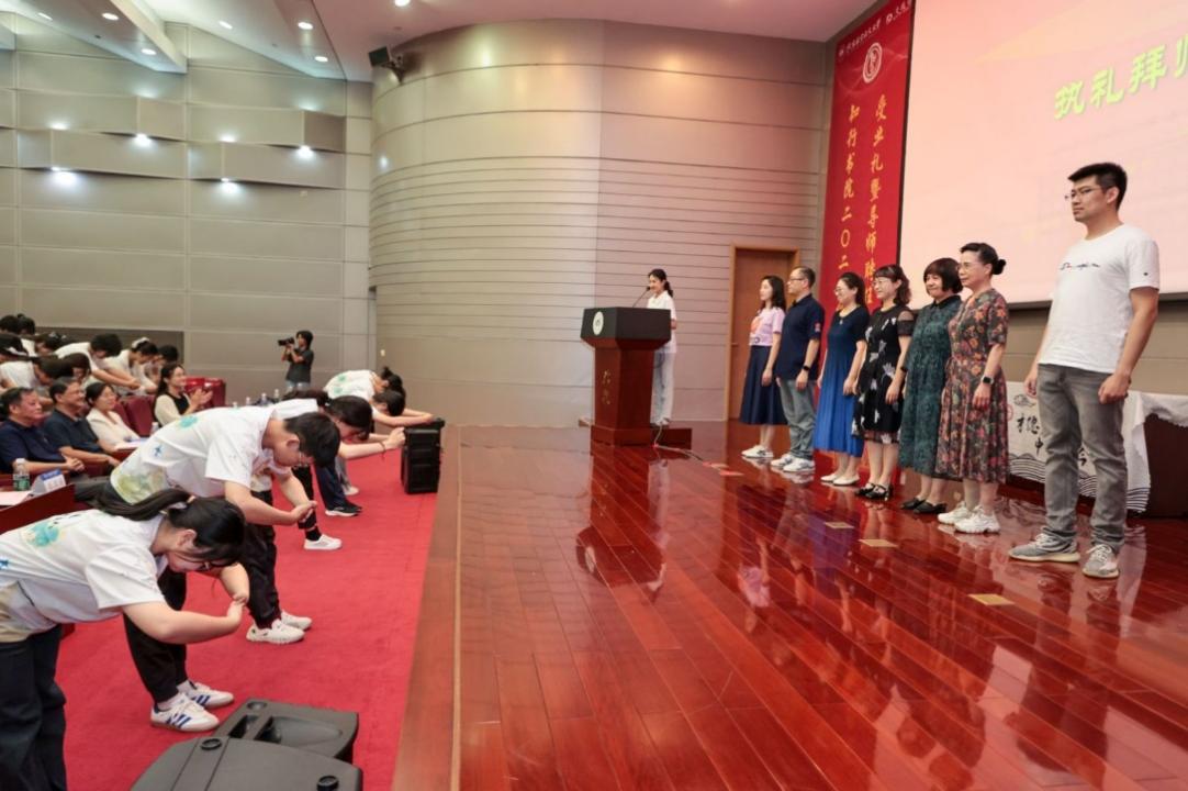 365英国上市公司