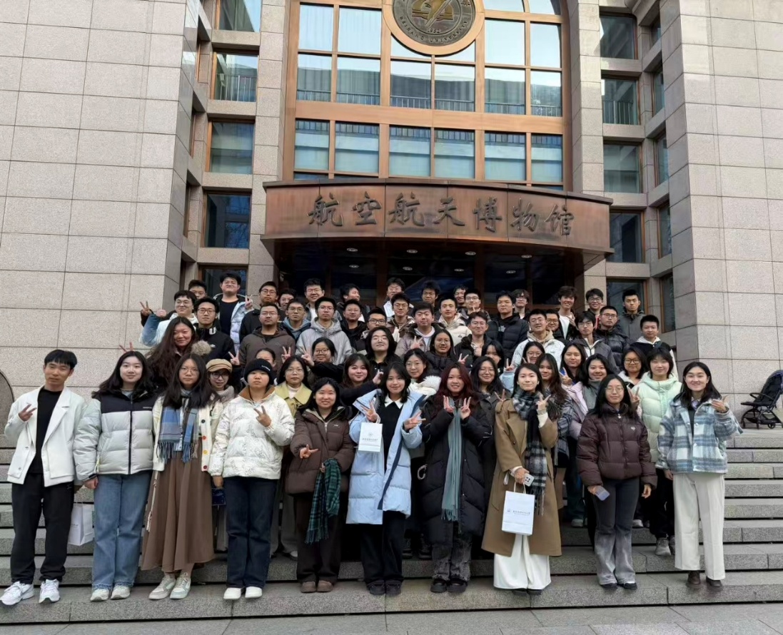 365英国上市公司