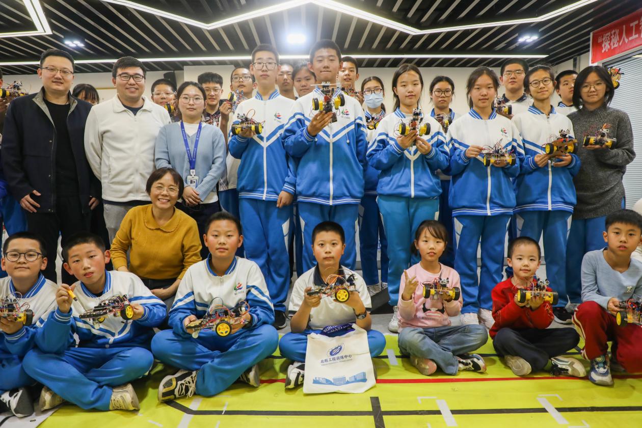 365英国上市公司