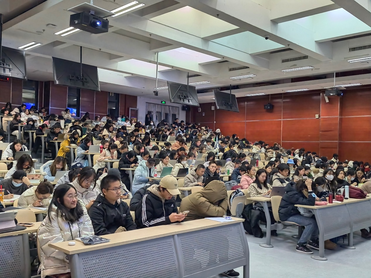 365英国上市公司