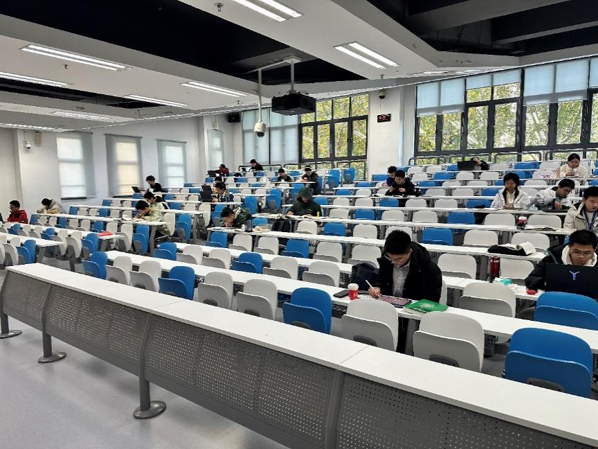 365英国上市公司