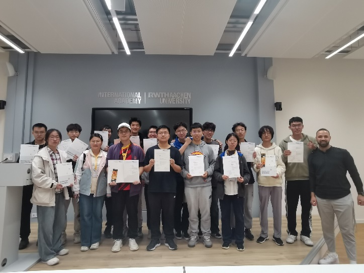 365英国上市公司