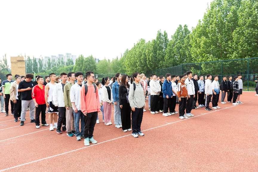 365英国上市公司