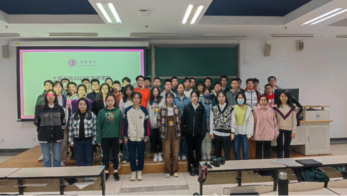 365英国上市公司