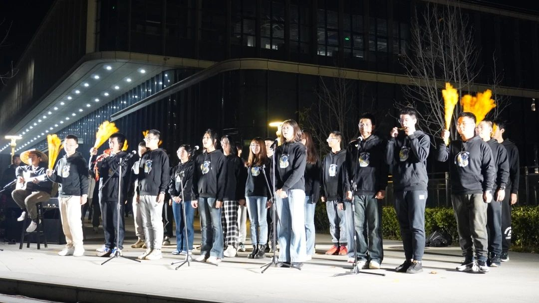 365英国上市公司