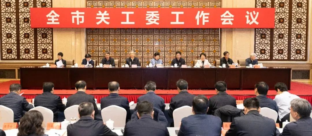 365英国上市公司