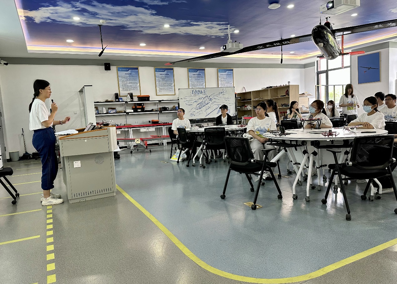 365英国上市公司