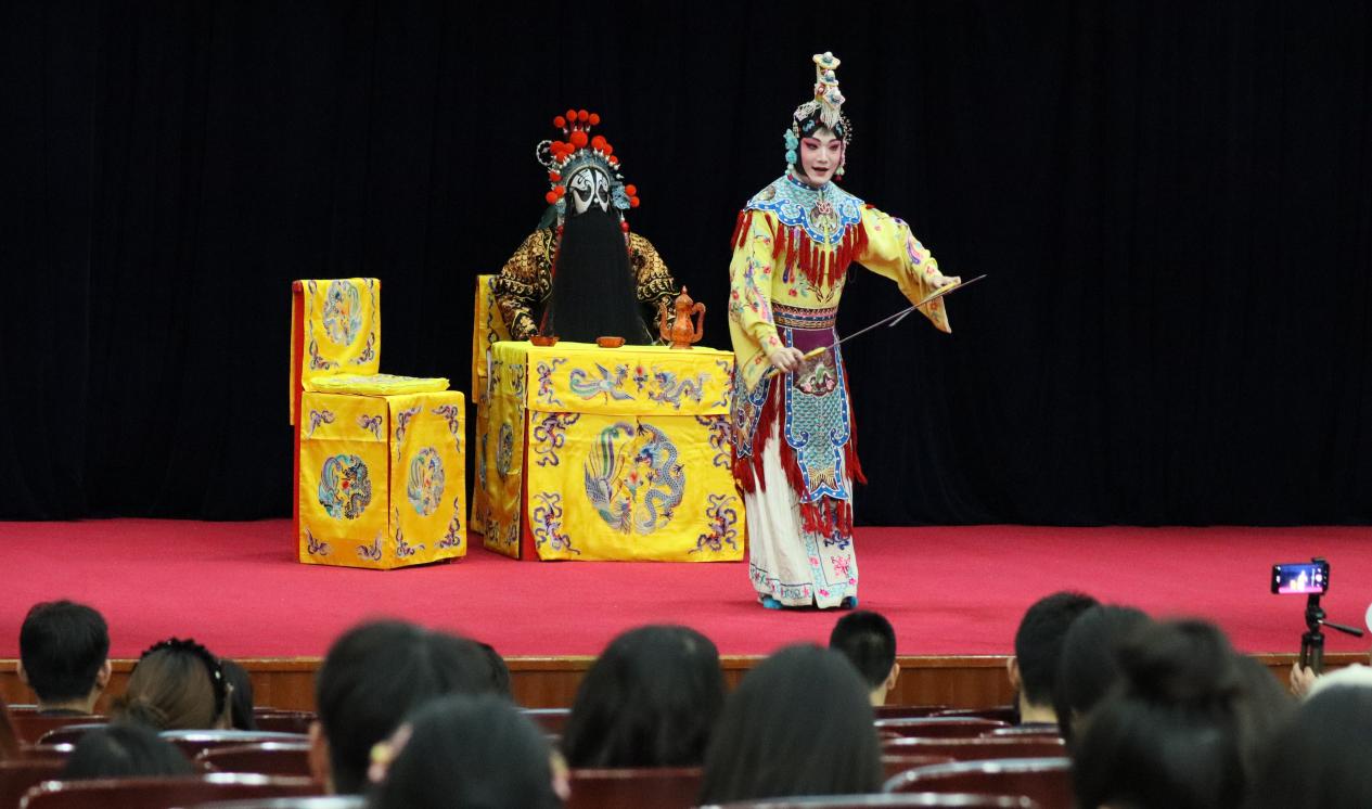 365英国上市公司