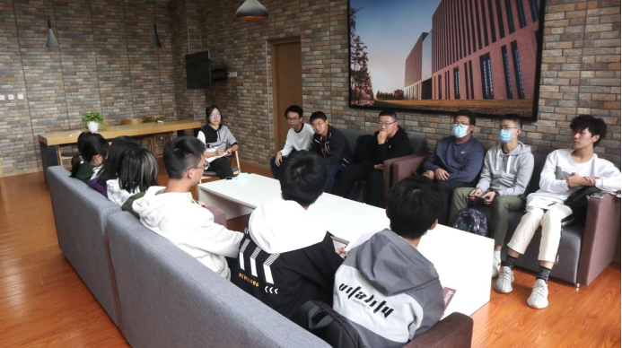 365英国上市公司