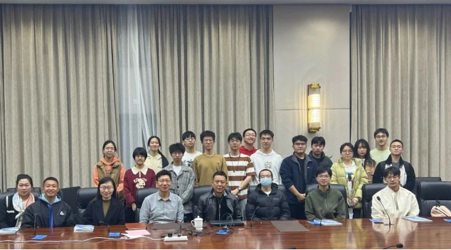 365英国上市公司