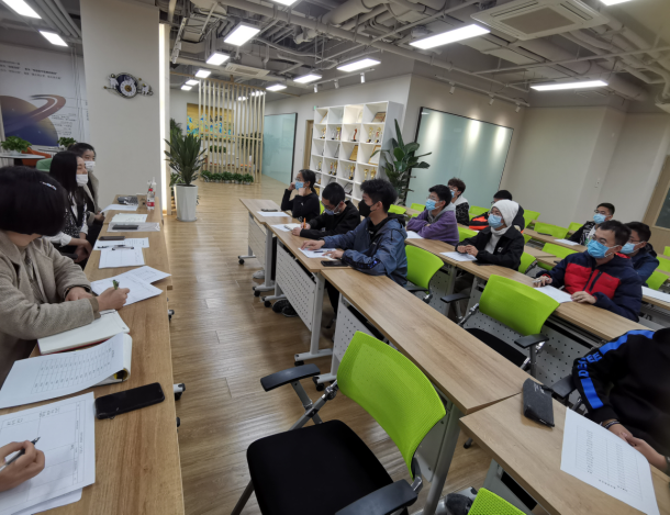 365英国上市公司