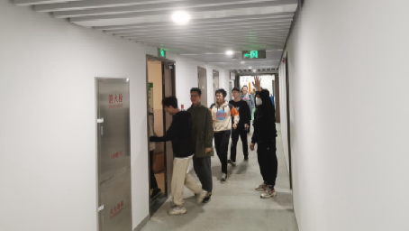 365英国上市公司