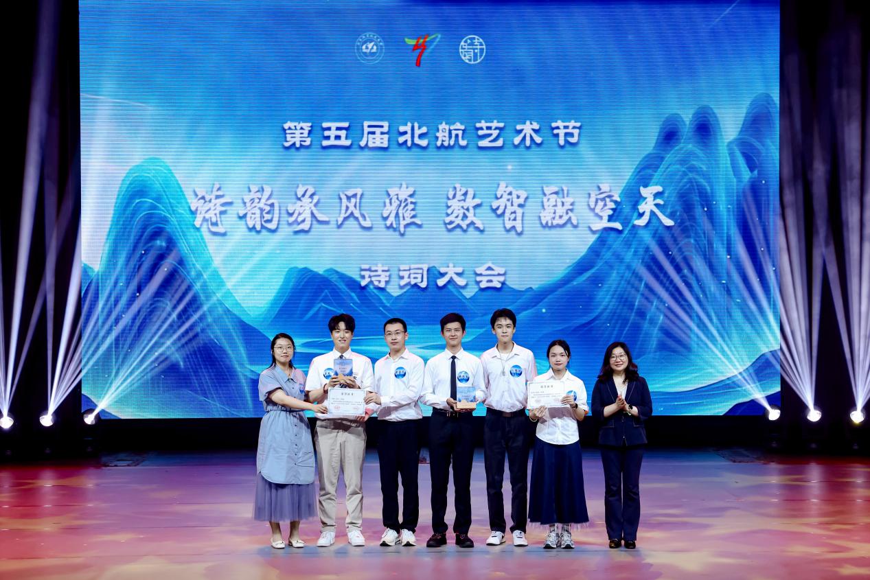 365英国上市公司