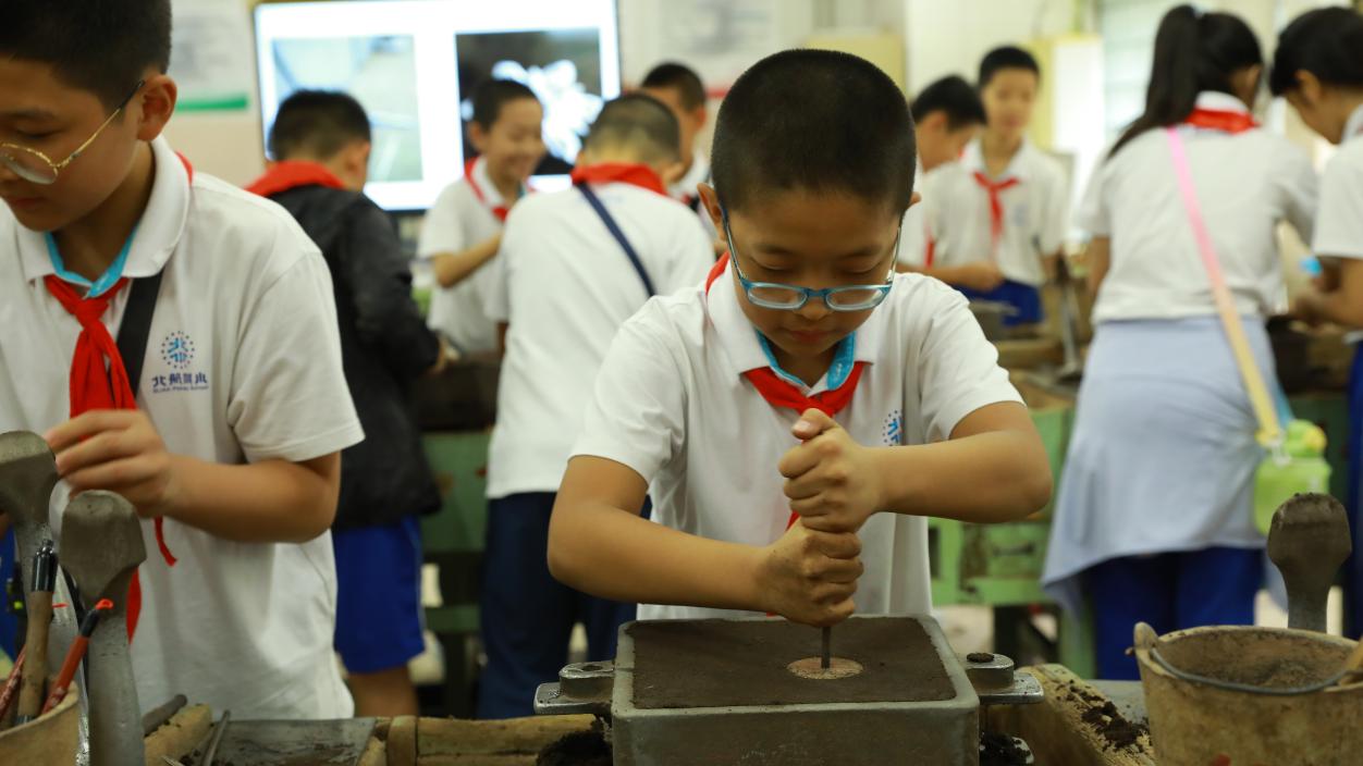 365英国上市公司