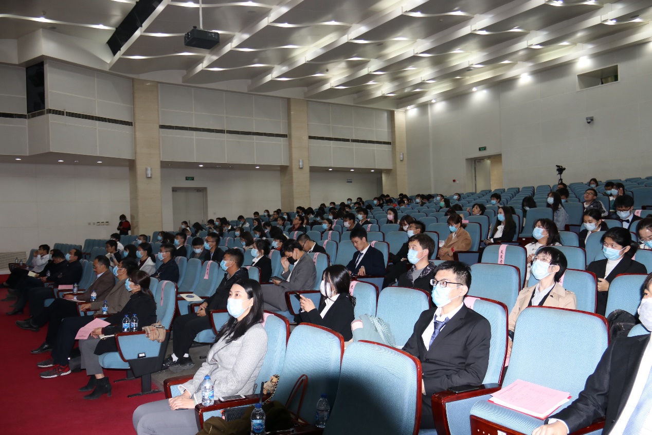 365英国上市公司