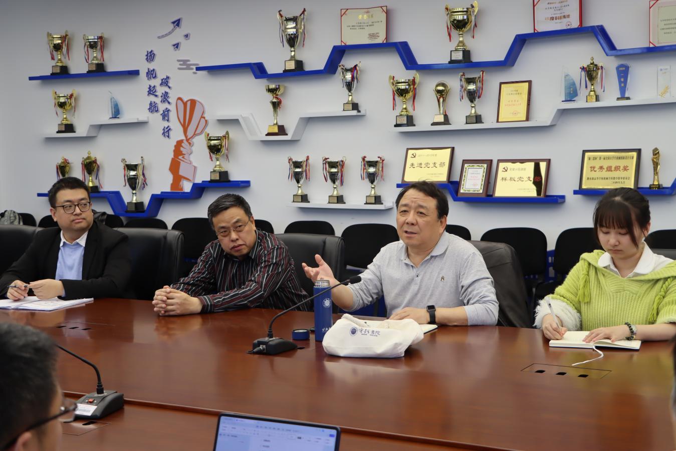 365英国上市公司